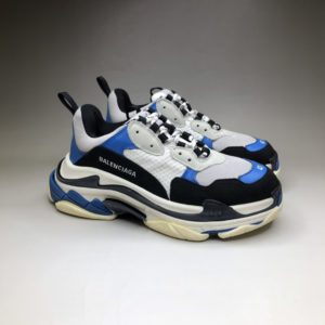 BALENCIAGA TRIPLE S<br>발렌시아가 트리플 S 스니커즈<i>35-45 SIZE 최상급</i>