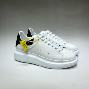 ALEXANDER MCQUEEN OVERSIZED SNEAKERS<br>알렉산더 맥퀸 오버솔 스니커즈<br><i>35-44 SIZE 최상급</i>