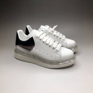 ALEXANDER MCQUEEN OVERSIZED SNEAKERS<br>알렉산더 맥퀸 오버솔 스니커즈<br><i>35-44 SIZE 최상급</i>