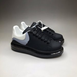 ALEXANDER MCQUEEN OVERSIZED SNEAKERS<br>알렉산더 맥퀸 오버솔 스니커즈<br><i>35-44 SIZE 최상급</i>