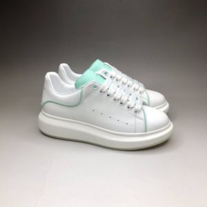 ALEXANDER MCQUEEN OVERSIZED SNEAKERS<br>알렉산더 맥퀸 오버솔 스니커즈<br><i>35-44 SIZE 최상급</i>