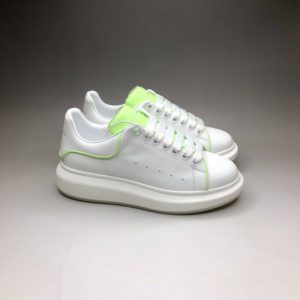 ALEXANDER MCQUEEN OVERSIZED SNEAKERS<br>알렉산더 맥퀸 오버솔 스니커즈<br><i>35-44 SIZE 최상급</i>