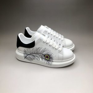 ALEXANDER MCQUEEN OVERSIZED SNEAKERS<br>알렉산더 맥퀸 오버솔 스니커즈<br><i>35-44 SIZE 최상급</i>