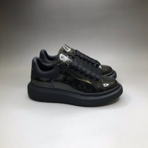 ALEXANDER MCQUEEN OVERSIZED SNEAKERS<br>알렉산더 맥퀸 오버솔 스니커즈<br><i>35-44 SIZE 최상급</i>