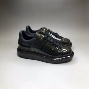 ALEXANDER MCQUEEN OVERSIZED SNEAKERS<br>알렉산더 맥퀸 오버솔 스니커즈<br><i>35-44 SIZE 최상급</i>