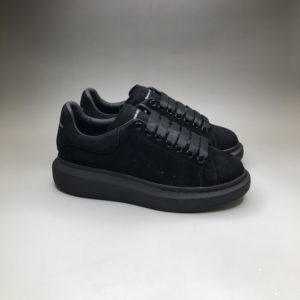 ALEXANDER MCQUEEN OVERSIZED SNEAKERS<br>알렉산더 맥퀸 오버솔 스니커즈<br><i>35-44 SIZE 최상급</i>