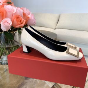 ROGER VIVIER MIDDLE HEEL SHOES<br>로저비비에 미들 힐 슈즈<br><i>35-40 SIZE 굽 4.5cm</i>