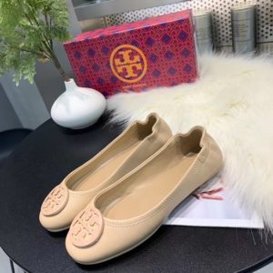 TORY BURCH LOGO BALLET FLAT SHOES<br>토리버치 로고 발레 플랫 슈즈<br><i>35-40 SIZE 이태리가죽</i>