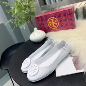 TORY BURCH LOGO BALLET FLAT SHOES<br>토리버치 로고 발레 플랫 슈즈<br><i>35-40 SIZE 이태리가죽</i>