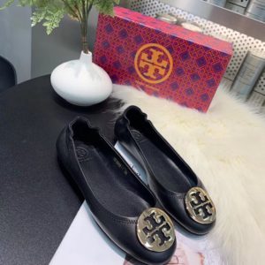 TORY BURCH LOGO BALLET FLAT SHOES<br>토리버치 로고 발레 플랫 슈즈<br><i>35-40 SIZE 이태리가죽</i>