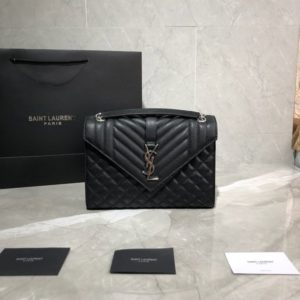 YSL ENVELOPE SHOULDER BAG<br>입생로랑 엔벨로프 숄더백<br><i>24×17.5x6cm 이태리소가죽</i>