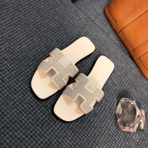 HERMES ORAN SANDAL<br>에르메스 오란 샌들<br><i>35-40 SIZE 이태리 소가죽</i>