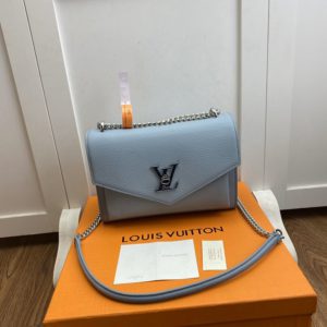 LOUIS VUITTON MYLOCKME BB BAG<br>루이비통 마이락미 BB 백<br>[22.5x17x5.5cm 이태리가죽]