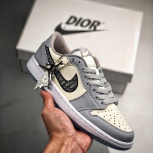 NIKE AIR JORDAN 1 LOW X DIOR<br>나이키 에어 조단 1 로우 X 디올<br><i>남여공용 36-45 SIZE 최상급</i>