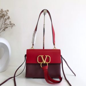 VALENTINO VLING SHOULDER BAG<br>발렌티노 VRING 숄더백<br><i>24x19x16/28x24x22cm이태리가죽</i>