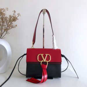 VALENTINO VLING SHOULDER BAG<br>발렌티노 VRING 숄더백<br><i>24x19x16/28x24x22cm이태리가죽</i>