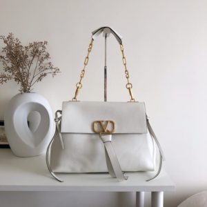 VALENTINO VLING CROSSBODY BAG<br>발렌티노 VRING 크로스바디 백<br><i>28x22x11cm 이태리가죽</i>