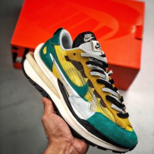 Sacai X Nike Pegasus Vaporfly SP<br>사카이 X 나이키 페가수스 베이퍼플라이 SP<br><i>남여공용 36-45 SIZE 최상급</i>