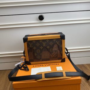 LOUIS VUITTON X NIGO SOFT TRUNK BAG<br>루이비통 X 니고 소프트 트렁크 백<br>[25x18x10cm 이태리가죽]