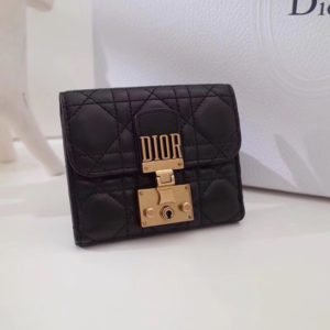 DIOR ADDICT WALLET<br>디올 어딕트 반지갑<br><i>12x9x2cm</i>