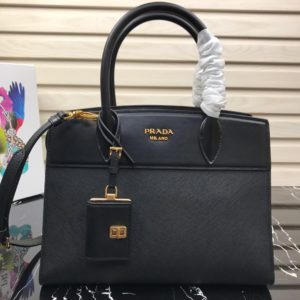 PRADA SAFFIANO SHOULDER BAG<br>프라다 사피아노 숄더 백<br>[30x23x15cm]