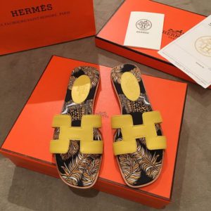 HERMES ORAN SANDAL<br>에르메스 오란 샌들<br><i>35-40 SIZE 이태리 소가죽</i>