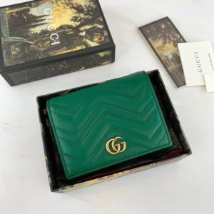 GUCCI GG MARMONT WALLET<br>구찌 GG 마몬트 지갑<br><i>11x9cm 이태리가죽</i>