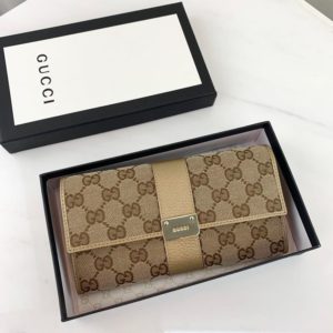 GUCCI GG LOGO WALLET<br>구찌 GG 로고 장지갑<br><i>19x9x2cm 이태리가죽</i>