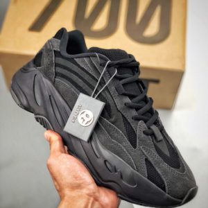 ADIDAS YEEZY BOOST 700 Vanta<br>아디다스 이지 부스트 700<br><i>남녀공용 36-46 SIZE 최상급</i>