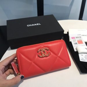 CHANEL 19 FLAP ZIPPER WALLET<br>샤넬 19 플랩 지퍼지갑<br><i>16.5x9cm 이태리산양가죽</i>