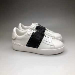 VALENTINO ROCKSTUD SNEAKER<br>발렌티노 락스터드 스니커즈<br><i>남녀공용 35-44 SIZE 제작+3일</i>