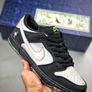 NIKE SB Dunk Low Staple<br>나이키 SB 덩크 로우 스태플<br><i>남여공용 36-45 SIZE 최상급</i>