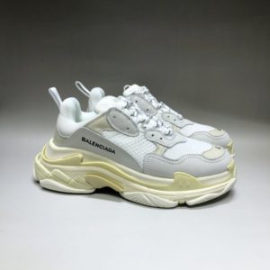 BALENCIAGA TRIPLE S<br>발렌시아가 트리플 S 스니커즈<i>35-45 SIZE 최상급</i>