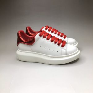 ALEXANDER MCQUEEN OVERSIZED SNEAKERS<br>알렉산더 맥퀸 오버솔 스니커즈<br><i>35-44 SIZE 최상급</i>