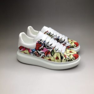 ALEXANDER MCQUEEN OVERSIZED SNEAKERS<br>알렉산더 맥퀸 오버솔 스니커즈<br><i>35-44 SIZE 최상급</i>