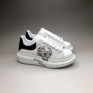 ALEXANDER MCQUEEN OVERSIZED SNEAKERS<br>알렉산더 맥퀸 오버솔 스니커즈<br><i>35-44 SIZE 최상급</i>