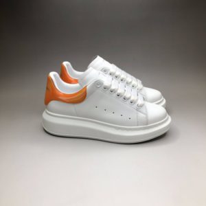 ALEXANDER MCQUEEN OVERSIZED SNEAKERS<br>알렉산더 맥퀸 오버솔 스니커즈<br><i>35-44 SIZE 최상급</i>