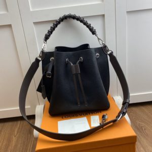 LOUIS VUITTON MURIA BUCKET BAG<br>루이비통 무리아 버킷 백<br>[25x25x20cm]