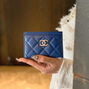 CHANEL CLASSIC CARD WALLET<br>샤넬 클래식 카드 지갑<br><i>11.5×7.5cm 이태리 캐비어소가죽</i>