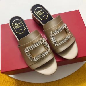 ROGER VIVIER SANDAL<br>로저비비에 샌들<br><i>35-39 SIZE 굽3.5cm</i>