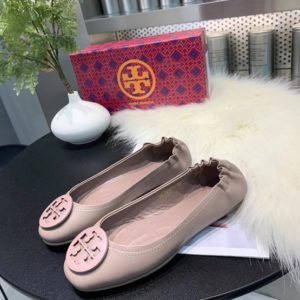 TORY BURCH LOGO BALLET FLAT SHOES<br>토리버치 로고 발레 플랫 슈즈<br><i>35-40 SIZE 이태리가죽</i>