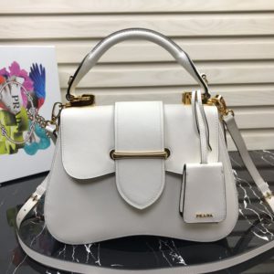 PRADA SAFFIANO LAEATHER SIDONIE SHOULDER BAG<br>프라다 사피아노 시도니 숄더백<br>[29×20.5×9.5cm 사피아노가죽]