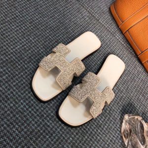 HERMES ORAN SANDAL<br>에르메스 오란 샌들<br><i>35-40 SIZE 이태리 소가죽</i>