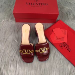 VALENTINO LOGO MULE SANDAL<br>발렌티노 로고 뮬 샌들<br><i>35-40 SIZE 굽 5cm</i>