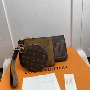 LOUIS VUITTON TRIO POUCH<br>루이비통 트리오 바우치<br>[19.5×11.5x2cm 이태리가죽]