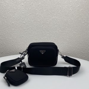 PRADA NYLON CROSS BAG<br>프라다 나일론 크로스 백<br>[20x15x5cm 프라다소재]