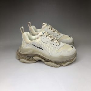 BALENCIAGA TRIPLE S<br>발렌시아가 트리플 S 스니커즈<br><i>35-45 SIZE 최상급</i>