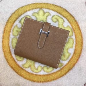 HERMES BEARN CLASSIC WALLET<br>에르메스 베안 클래식 지갑<br><i>12x10cm</i>