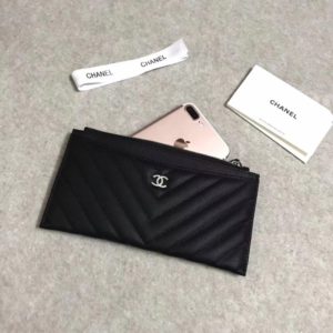 CHANEL CC CHEVRON CARD CASE<br>샤넬 쉐브론 캐비어 카드케이스<br><i>19x11cm</i>