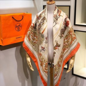 HERMES SCARF<br>에르메스 스카프<br><i>140x140cm 캐시미어</i>